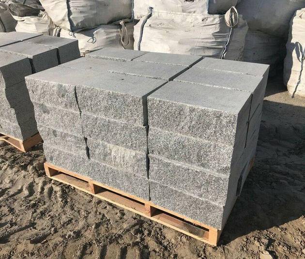 Mauersteine aus Granit | Stoß und Lagerfugen gesägt | 15x20x40